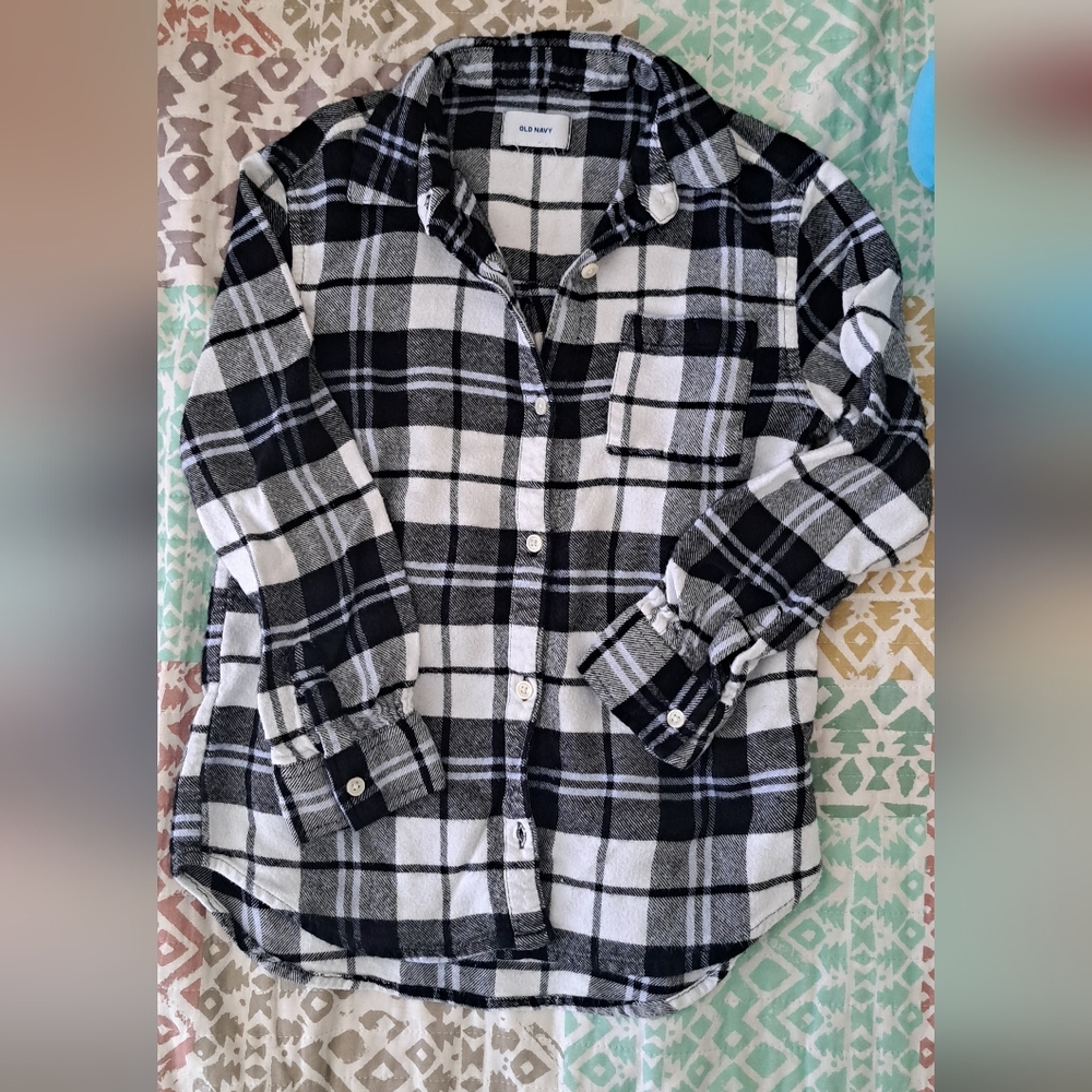 Old Navy Black and White Plaid Button Down Shirt